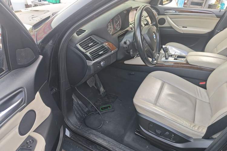 Used BMW X6 2014 xDrive35i five-seater
