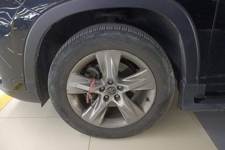 Used Toyota Highlander 2018 2.0T Four-Wheel Drive Luxury Version 7 Seats China VI Standard
