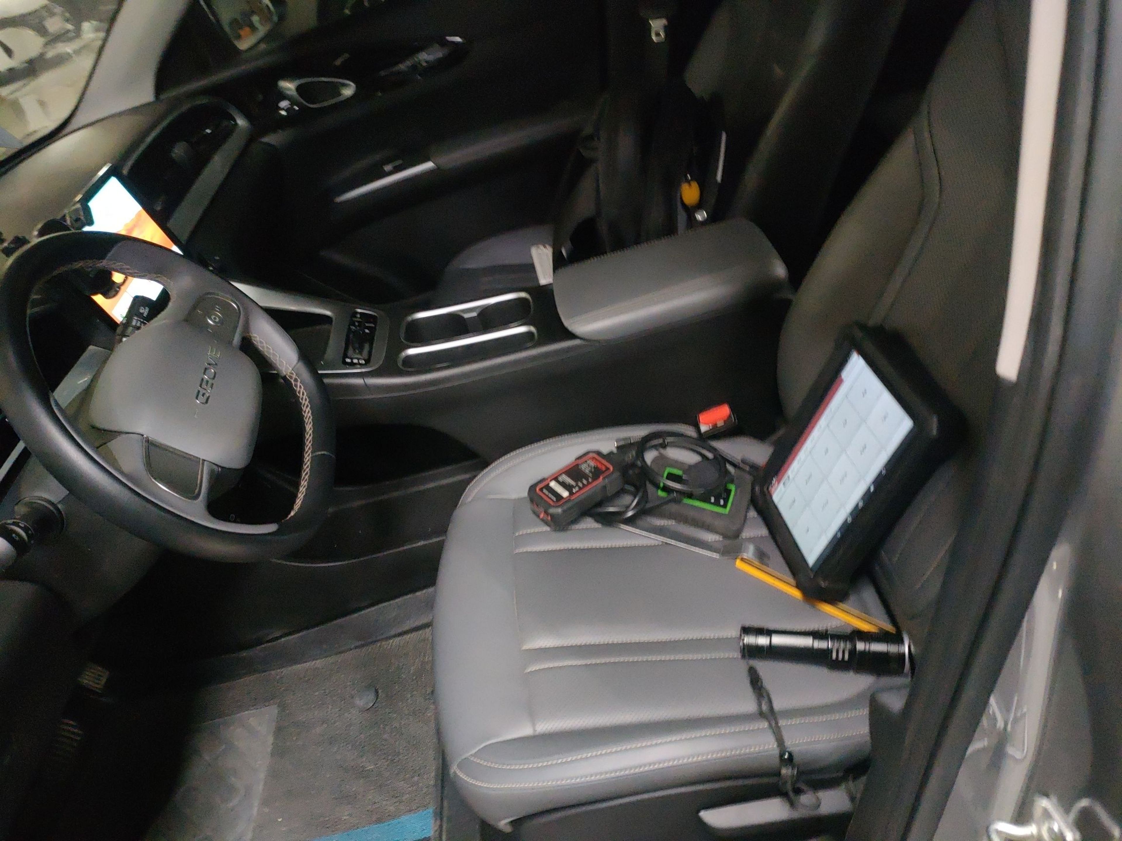 Переднее сиденье в автомобиле