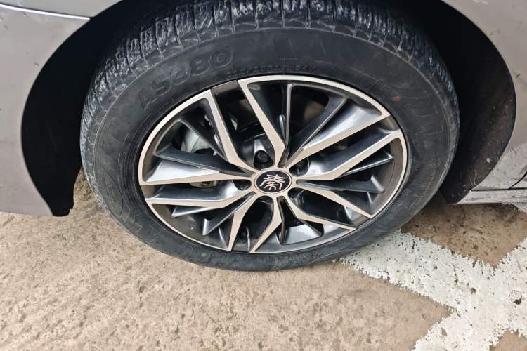 Used BYD Qin PLUS 2023 Champion Edition DM-i 120KM Excellence Model
