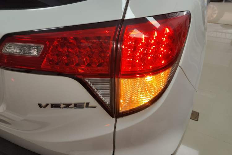 Used Honda Vezel 2020 1.5L CVT Elite Edition
