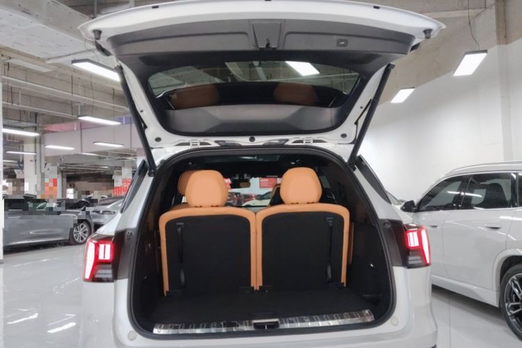 Used Lynk & Co 09 2021 2.0T Halo Six-Seater