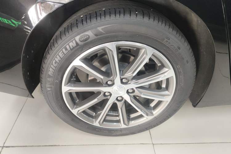 Used Buick LaCrosse 2019 28T Luxury Model
