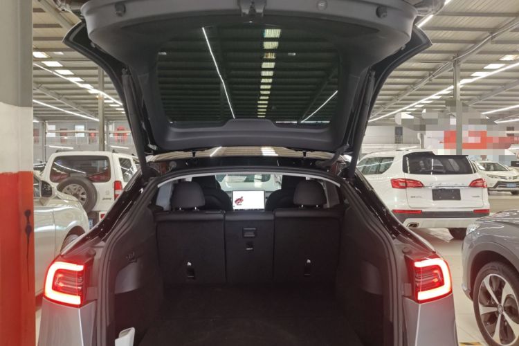 Used Tesla Model Y 2023 Rear-Wheel-Drive Version
