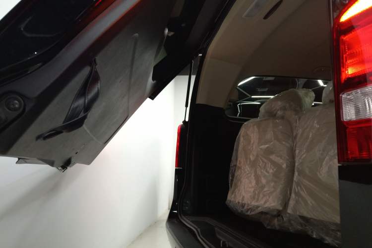 Used Mercedes-Benz Vito 2023 2.0T Business Version 7 Seats
