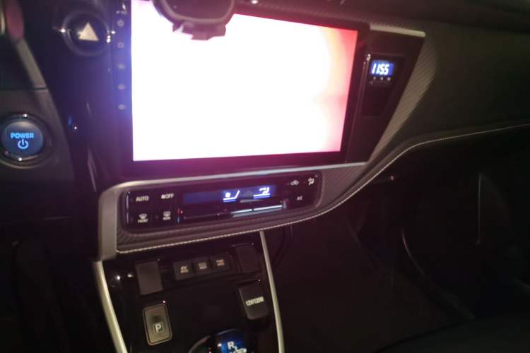 Used Toyota Levin 2017 Revised Dual-Engine 1.8H GS E-CVT Elite Sunroof Version China V Standard
