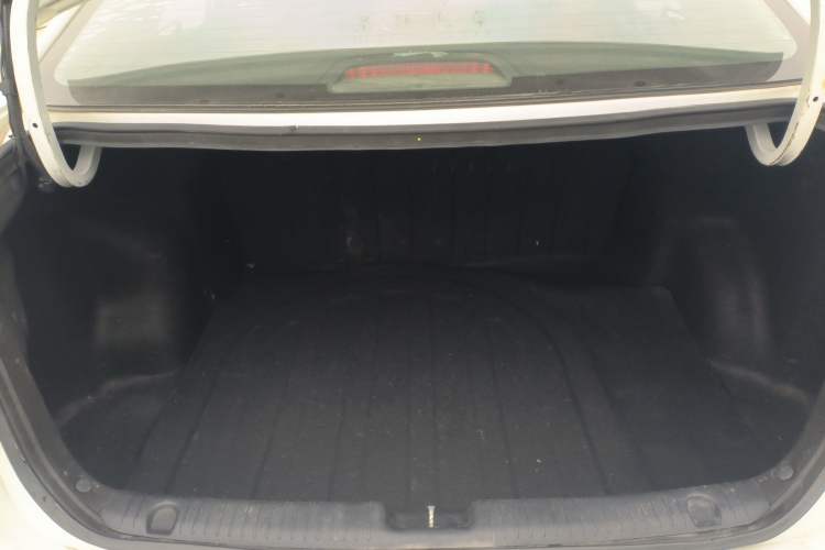 Used Kia K2 2015 Sedan 1.4L MT GLS