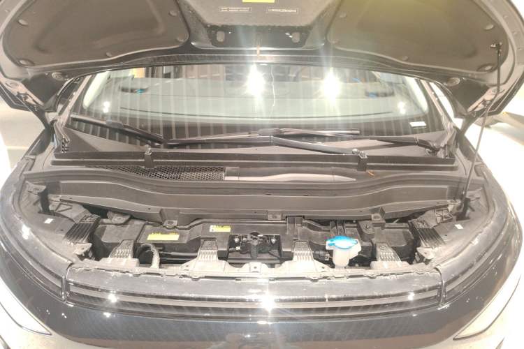 Used XPeng X9 2024 702 Ultra-Long Range Max