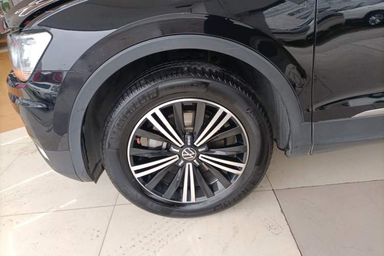 Used Volkswagen Tiguan L 2021 330TSI Automatic Two-Wheel Drive Smart Edition