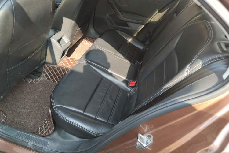 Used Volkswagen Lamando 2015 230TSI DSG Fashion Edition
