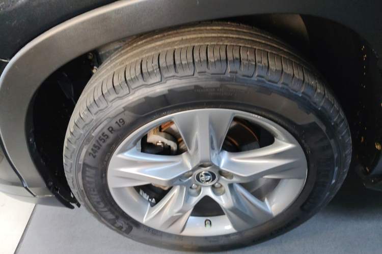 Used Toyota Highlander 2018 2.0T Four-Wheel Drive Luxury Edition 7 Seats China V Emission Standard
