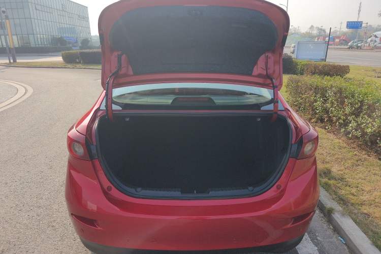 Used Mazda Mazda 3 Axela 2016 Sedan 1.5L Automatic Comfort Model
