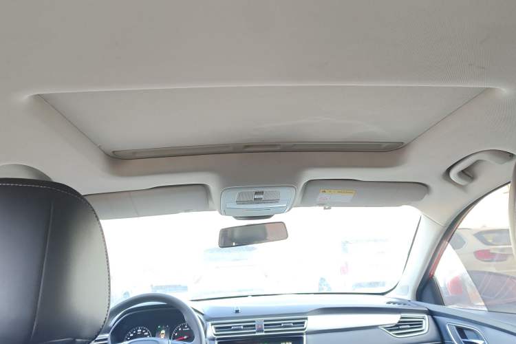 Used Roewe i5 2019 1.5L Automatic 4G Connected Langhao Edition
