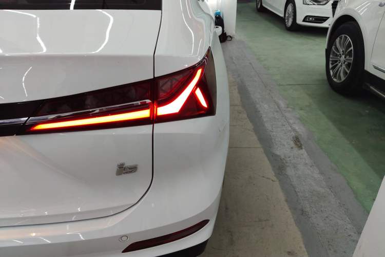 Used Roewe i5 2023 1.5L CVT Luxury Edition
