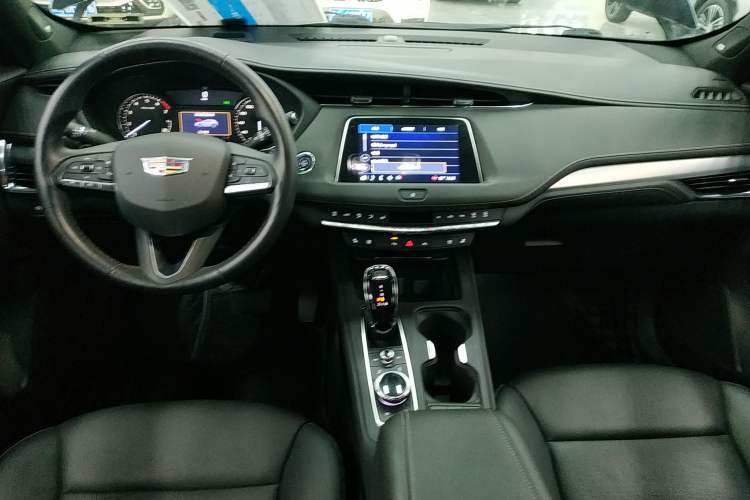 Used Cadillac XT4 2022 28T Two-Wheel Drive Prestige Version
