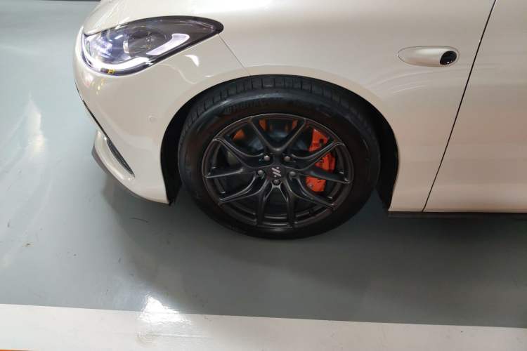 Used  L6 2024 Max Standard Edition
