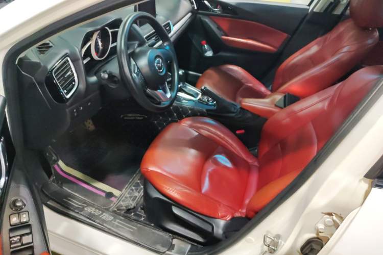 Used Mazda Mazda 3 Axela 2016 Sedan 1.5L Automatic Luxury Model
