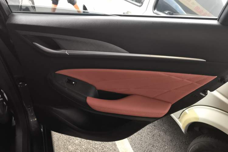 Used Changan Eado 2022 PLUS Blue Whale NE 1.4T GDI DCT Prestige Edition
