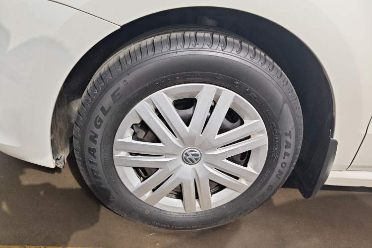 Used Volkswagen Polo 2016 1.4L Manual Fashion Model