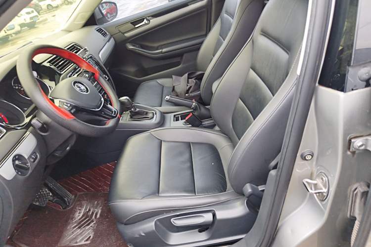 Used Volkswagen Sagitar 2017 230TSI Automatic Comfort Version