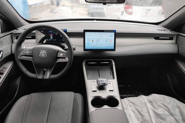 Used BYD Qin PLUS 2025 DM-i Smart Drive 55KM Leading Model
