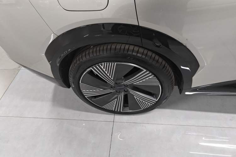 Used Lynk & Co 08 EM-P 2023 220km All-Wheel-Drive Performance Halo
