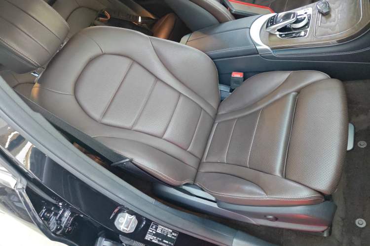 Used Mercedes-Benz GLC 2019 GLC 300 L 4MATIC Dynamic Model