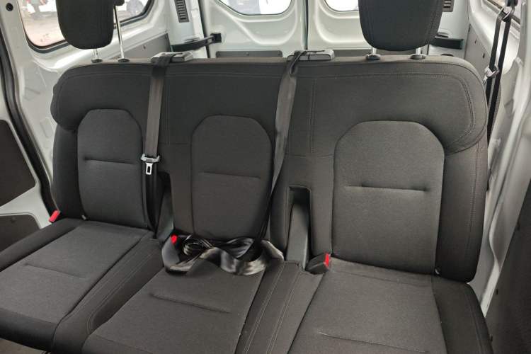 Used Ford Transit 2023 2.0T Gasoline Manual Multifunction Commercial Vehicle Short Wheelbase Low Roof 5/6 Seats