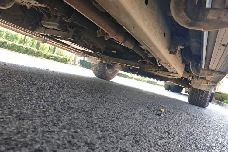 Used SAIC MAXUS T70 2019 2.0T Diesel Automatic Two-Wheel Drive Comfort Edition with Long Bed and High Ground Clearance
