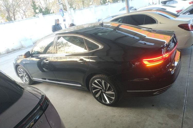 Used Volkswagen Passat 2022 330TSI Starry Luxury Edition
