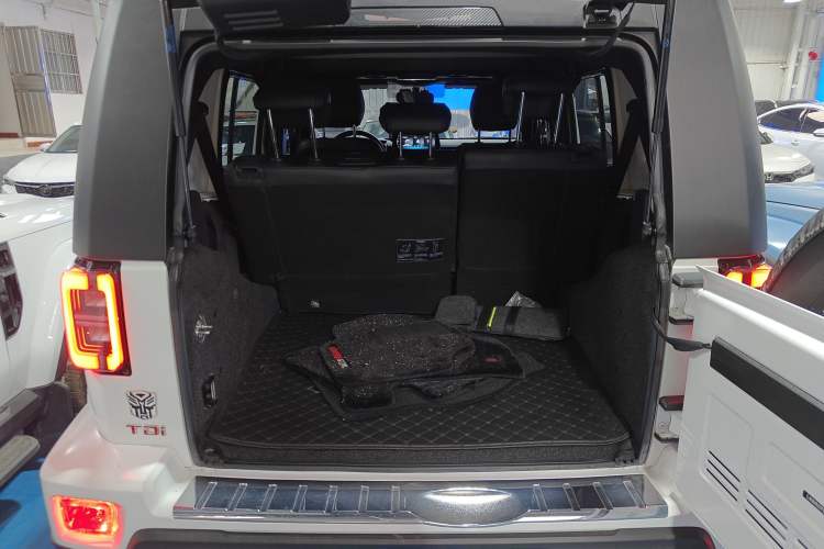 Used  BJ40 2024 2.0D Blade Hero Glory Edition
