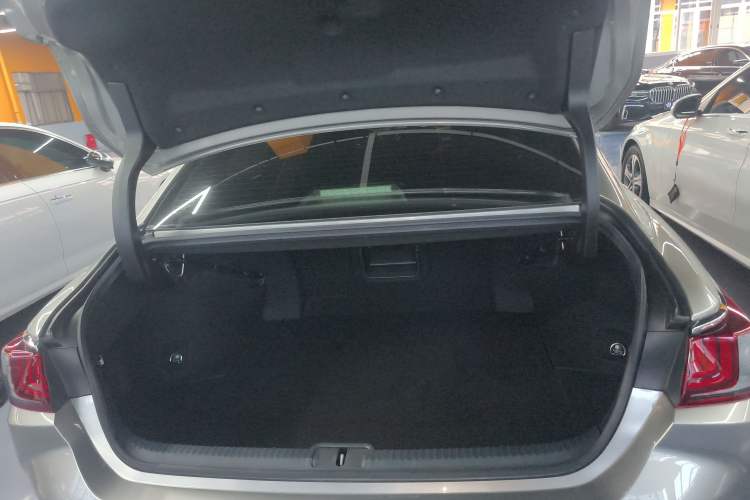 Used Lexus ES 2021 200 Excellence Edition
