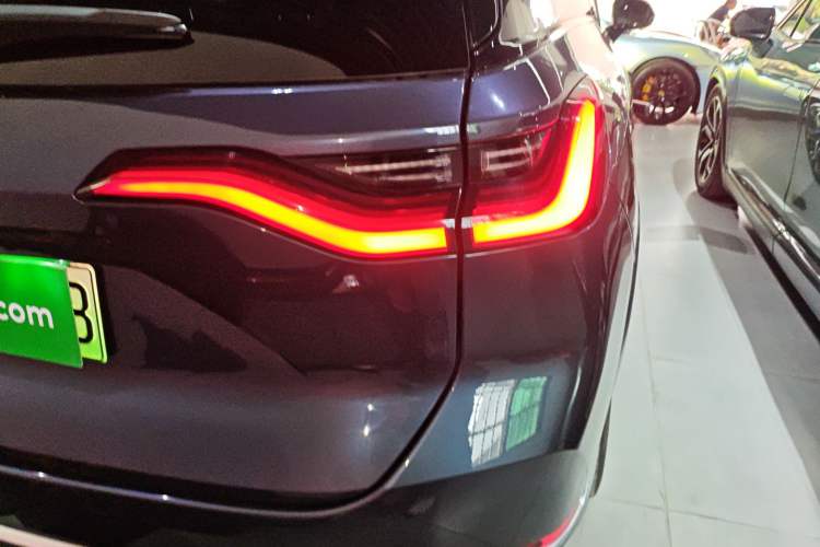 Used Nio ES8 2020 415 KM Signature Edition 7-Seater Version