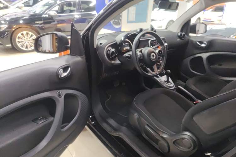 Used  fortwo 2015 1.0L 52 kW Hardtop Passion Edition
