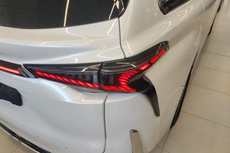 Used Toyota Sienna 2023 2.5L Hybrid Comfort Edition