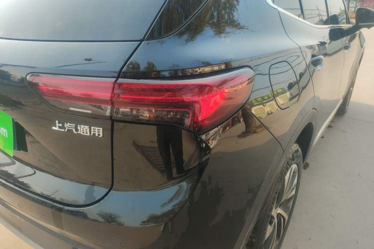 Used Buick Envision 2023 Encore S 552T Two-Wheel Drive Luxury Model
