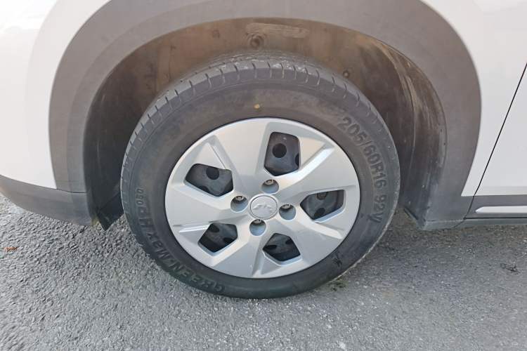 Used Wuling Alvez 2022 1.5L Manual Free-Style Model