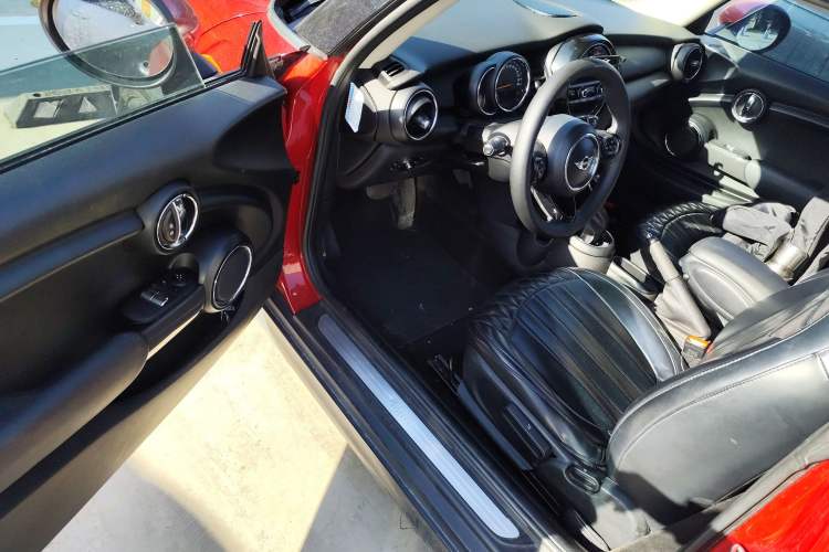 Used  MINI 2016 1.2T ONE Pioneer Edition
