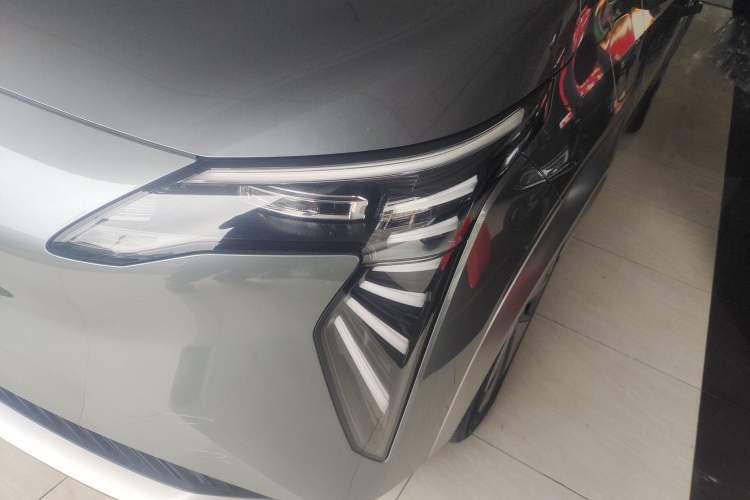 Used AION Y 2023 Younger