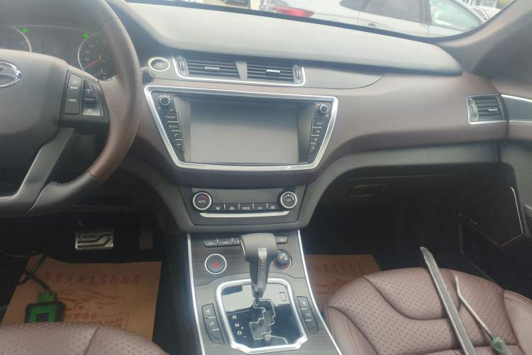 Used Land X7 2015 2.0T Panoramic Prestige Edition
