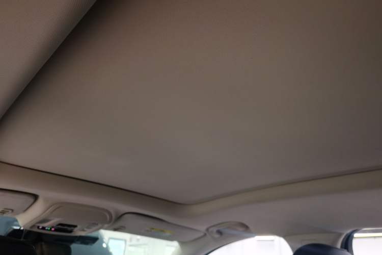 Used Buick Envision 2022 Facelift Encore S 652T Two-Wheel-Drive Luxury Model
