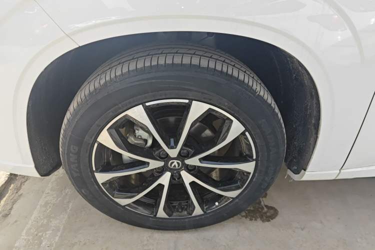 Used Changan UNI-Z New Energy 2024 Blue Whale Smart Electric iDD 125km Beyond Edition
