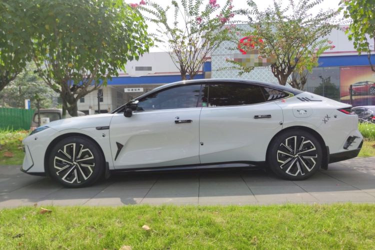 Used  E8 2024 665 km Range Rear-Drive Starship Long-Range Version
