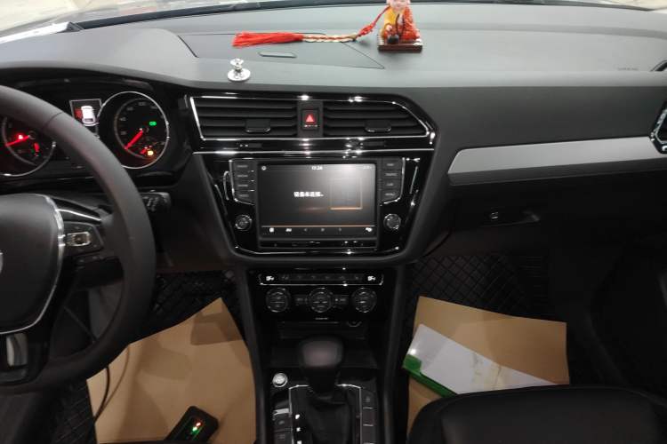 Used Volkswagen Tiguan L 2017 330TSI Automatic Two-Wheel Drive Luxury Edition