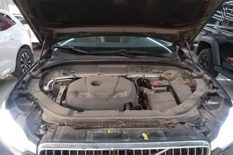 Used Volvo XC60 2019 T5 4x4 Zhiyuan Edition China VI Standard
