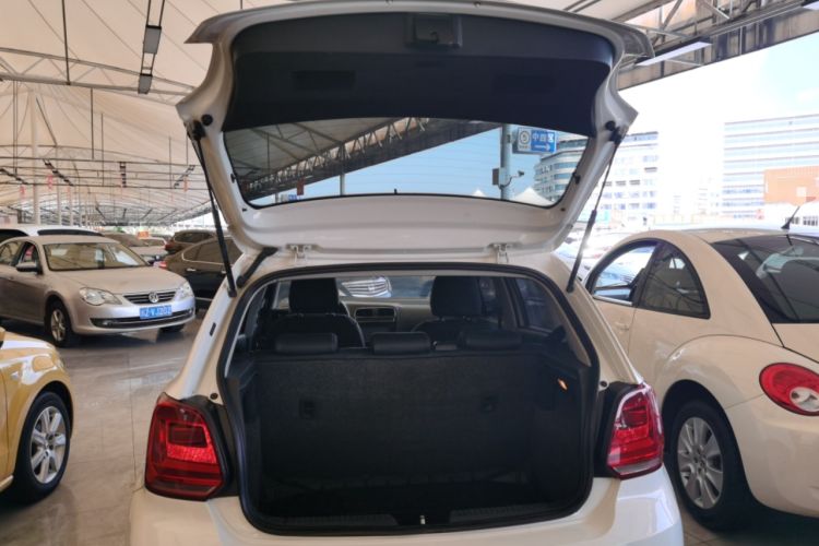 Used Volkswagen Polo 2014 1.4L Manual Fashion Edition
