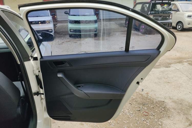 Used Volkswagen Santana 2016 1.6L Manual Fashion Edition
