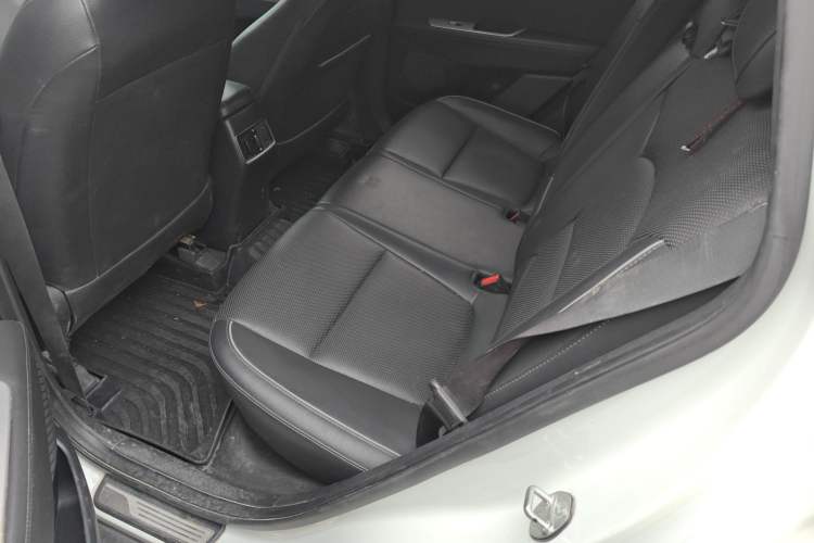 Used Hyundai ix25 2015 1.6L Automatic Two-Wheel-Drive Deluxe DLX Model