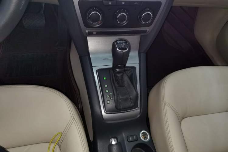 Used Skoda Octavia 2015 Classic Model 1.6L Automatic Yijie Version