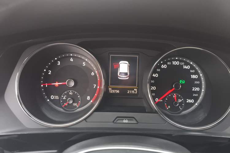 Used Volkswagen Tiguan L 2019 330TSI Automatic Two-Wheel Drive Smart Luxury Version China V Emission Standard
